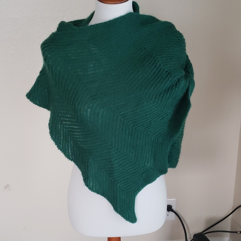 Green self wrist scarf